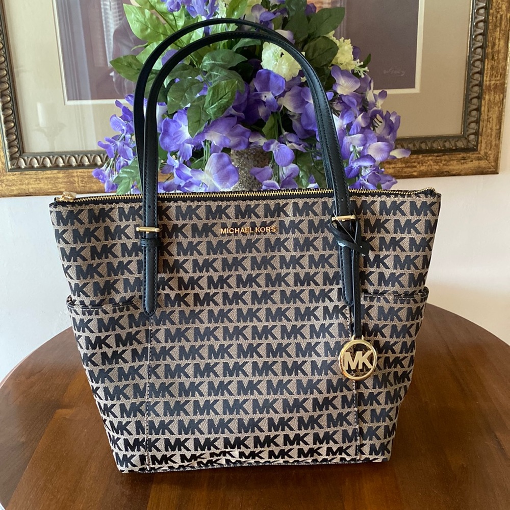 Michael Kors Jet Set Tote Bag
